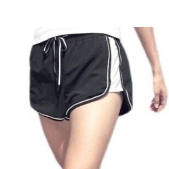 Athleta Colorblock Black and White Athletic Short Women's Size 2 - Picture 1 of 7